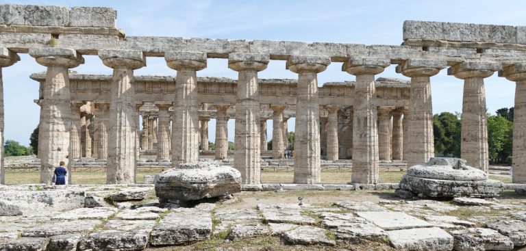 Paestum, il direttore del Parco Archeologico diventa cittadino italiano