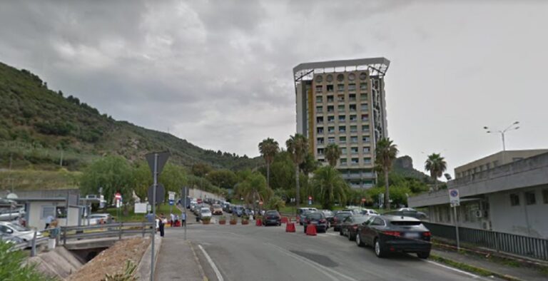 Salerno, Covid hospital al Ruggi: si teme nuova ondata di contagi