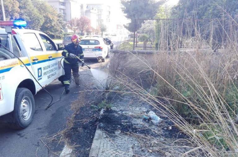 Battipaglia, Protezione Civile e Vigili del Fuoco spengono due incendi