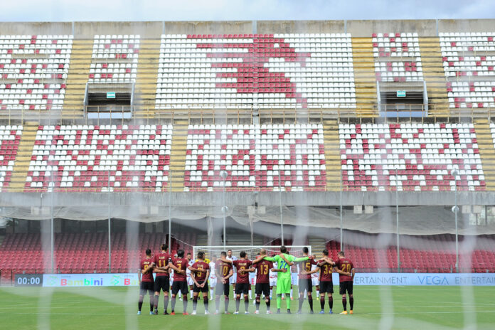 Salernitana All Arechi Entra Solo Chi Esegue Il Tampone Zerottonove It