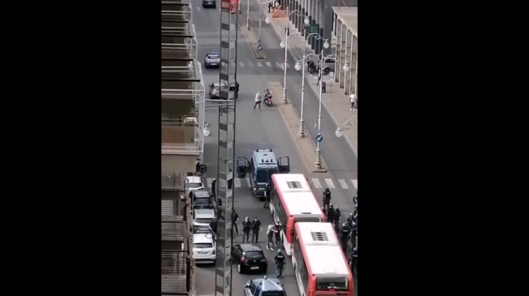 Salerno, attimi di tensione a bordo di un bus con tifosi genoani