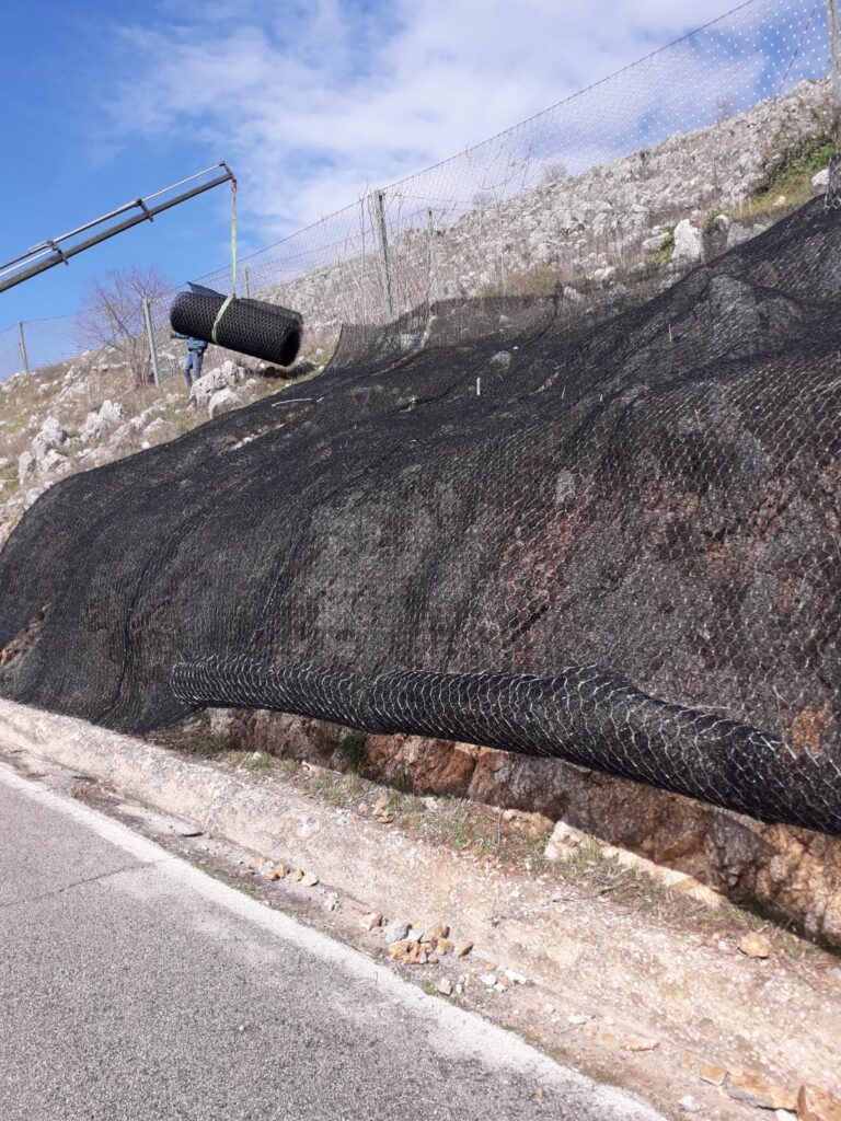 Monte San Giacomo, ripresi i lavori lungo la SP 72